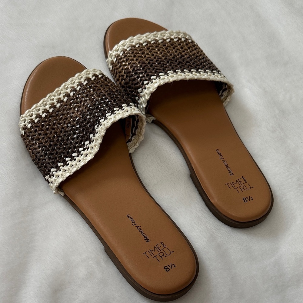 Time and Tru Women's Tan and Cream Knit Slide Sandals
